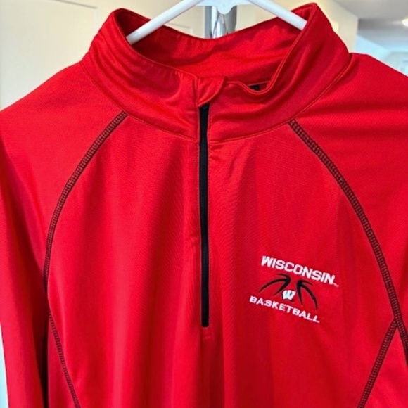 Wisconsin Badgers Quarter Zip Pullover - Men’s Size Large - Picture 3 of 8